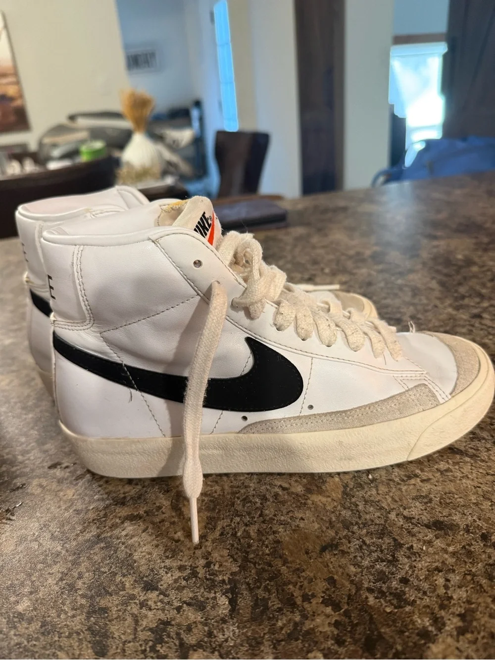 Women’s Nike Shoes sz 6.5